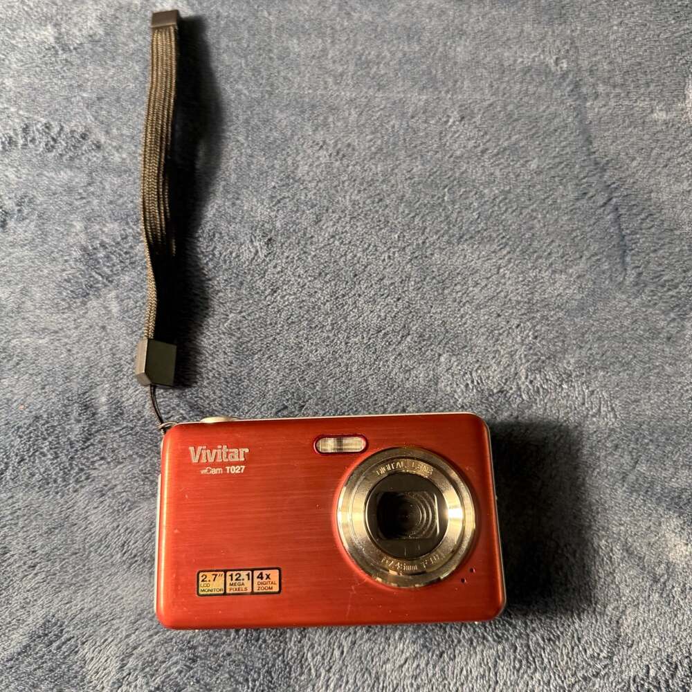 Vivitar ViviCam T027 12.1 Megapixel Digital Camera

UNTESTED FOR PARTS